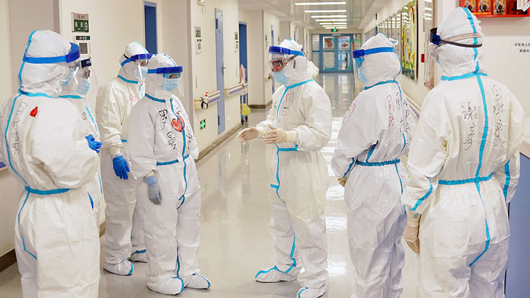 Equipe médica em meio a pandemia de coronavírus