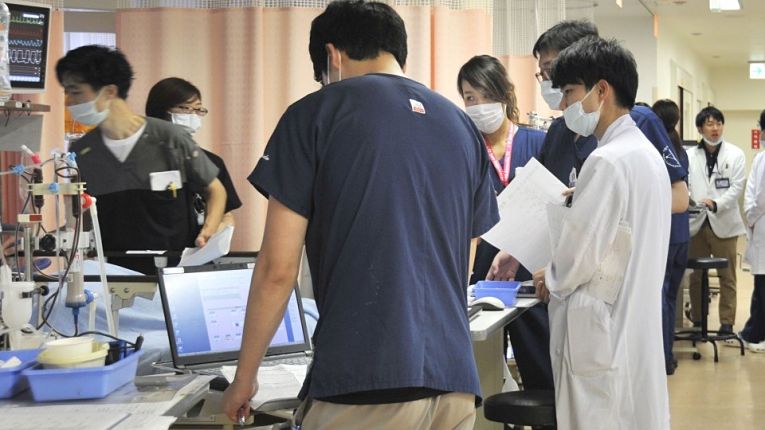 Sistema de saúde japonês pressionado pela COVID-19