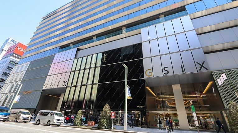 Shopping Ginza Six