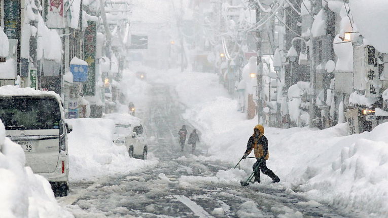 Tempestade de neve em Yuzawa, prefeitura de Niigata