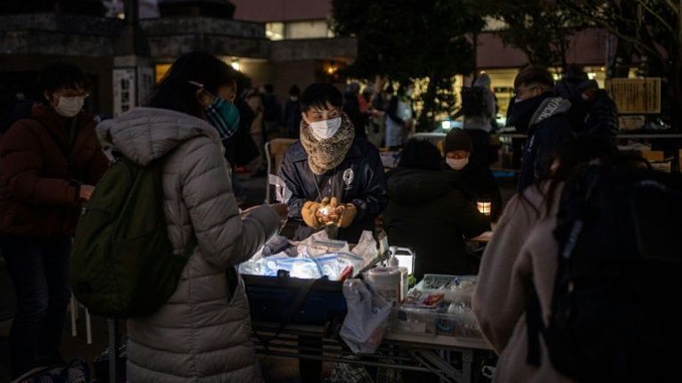 Ao menos 15,7% dos japoneses vivem abaixo da linha da pobreza, isto é, aproximadamente 20 milhões de pessoas