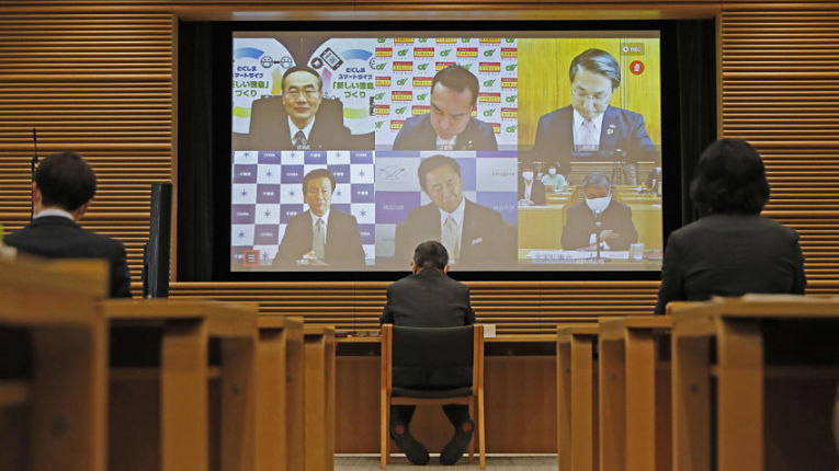 Prefeitos e governadores japoneses ainda estão no escuro em relação as informações da imunização do país