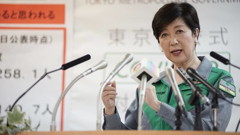 Governadora de Tokyo Yuriko Koike expressou preocupação com o levantamento do estado de emergência que acontecerá no dia 7 de março, domingo
