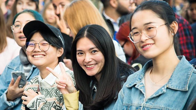 O efeito da pandemia nas mulheres foi devastador (economicamente, psicologicamente e socialmente) especialmente no Japão e na vizinha Coreia do Sul