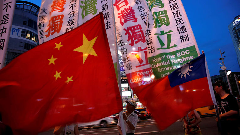 Princípio de uma Única China permite obriga a comunidade internacional a reconhecer apenas um país e autoriza que as regiões de Hong-Kong, Macau e Taiwan tenham um sistema político diferente - uma China dois sistemas