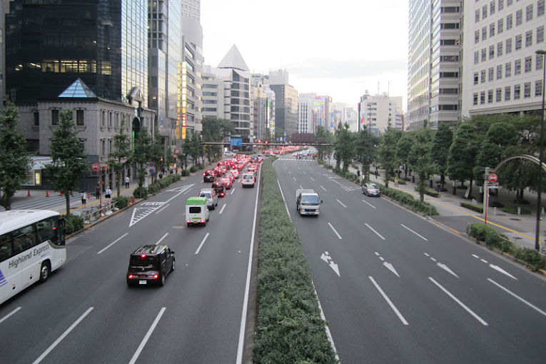 Trecho da estrada Kōshū Kaidō próximo a Shinjunku, Tokyo