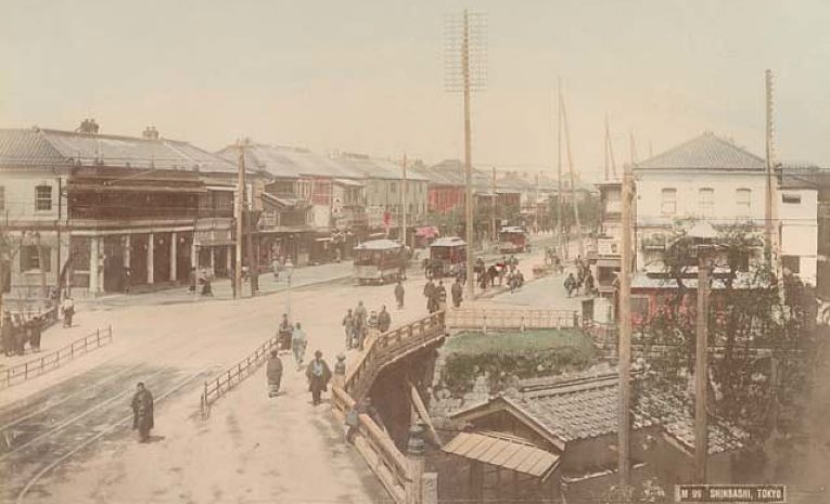 Fotografia colorizada do distrito de Shinbashi no bairro de Minato em Tokyo em 1890, dois anos após o fim do Bakufu (shogunato)