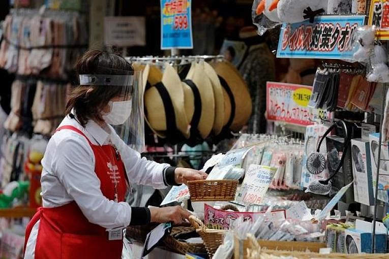 Pela primeira vez em 2021, o Japão registrou menos de mil contaminações pelo SARS-CoV-2. Dez prefeituras seguem em estado de emergência