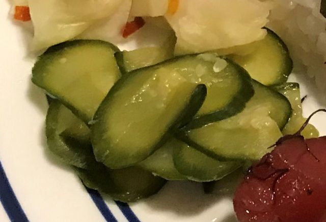 Salada de pepino japonês Kiyuri Namasu