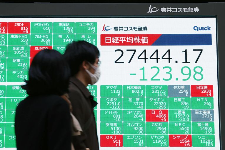 A balança comercial japonesa foi superavitária em relação ao Japão, China e estados asiáticos e deficitária em relação aos países da União Europeia
