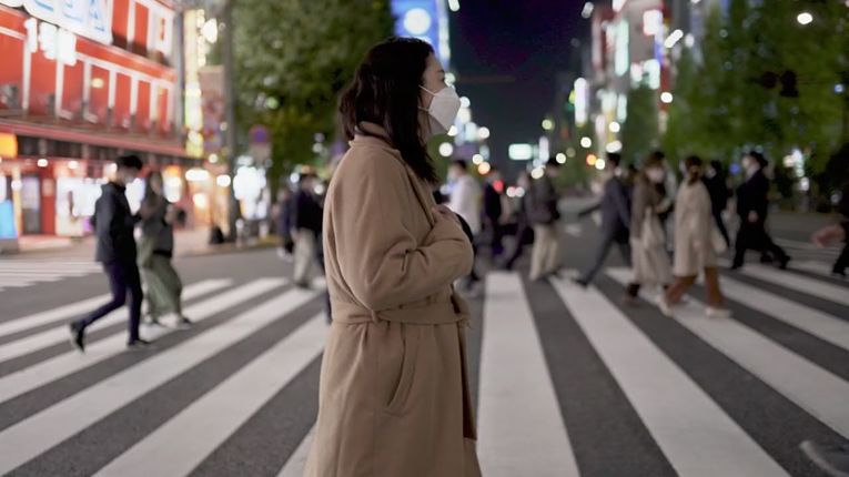 Além da desigualdade de gênero no mercado de trabalho, muitas mulheres relatam dificuldades para conseguir obter ajuda do governo e muitas não têm uma rede de segurança com quem possam contar, isto é, amigos ou familiares