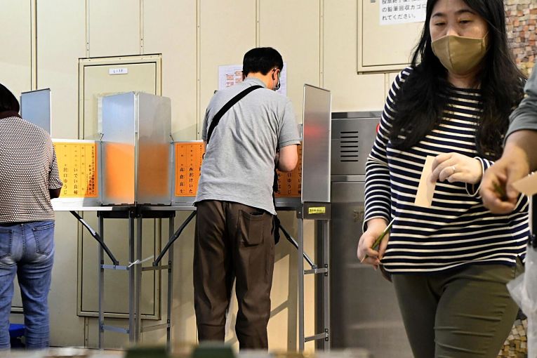 Nesse sábado (3) foram realizadas as eleições para a Assembleia Metropolitana de Tokyo. Os resultados foram divulgados no dia seguinte, domingo (4)