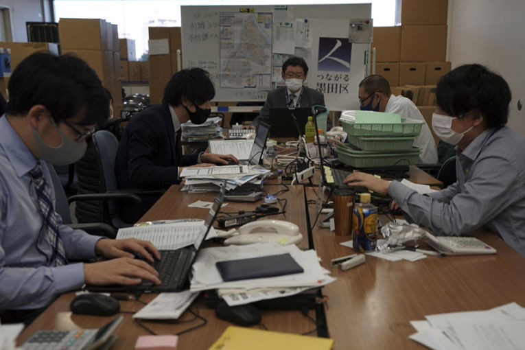 O Japão registrou aumento no desemprego e queda na oferta de trabalho em maio, o pior resultado dos últimos 5 meses. Foto por Eugene Hoshiko