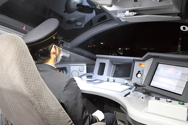 Condutor ficou a cabine, mas não mexeu nos controles