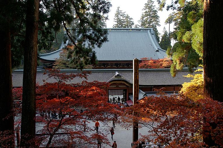 Entrada do templo Enryaku-ji, prefeitura de Shiga