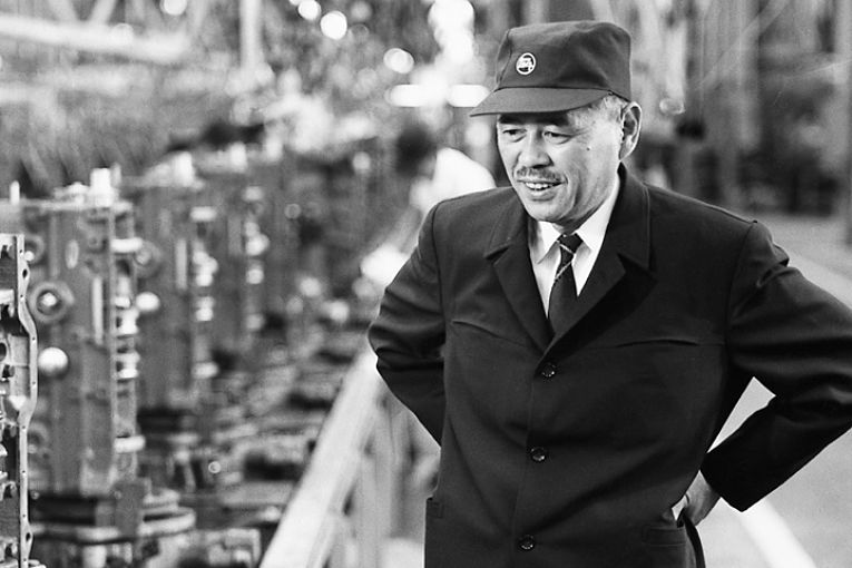 Taiichi foi um líder acessível a todos que gostava de estar no chão de fábrica junto com todos os outros colaboradores, era no ambiente real de produção que seu método se desenvolveu, aperfeiçoou e inspirou o mundo