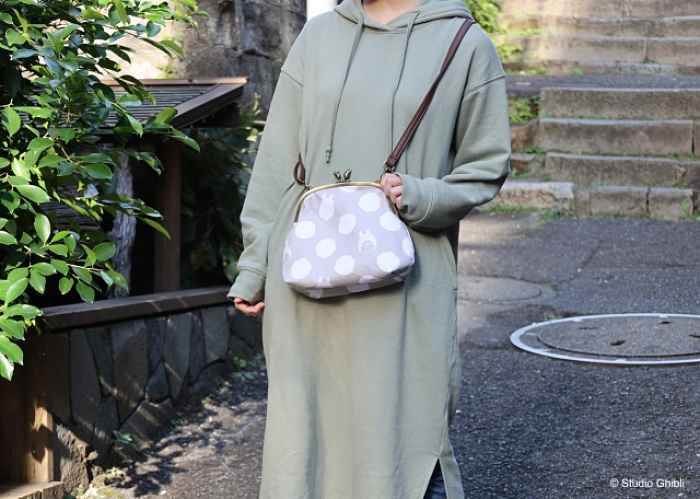 Bolsa de ombro Studio Ghibli Totoro da loja Donguri Kyowakoku 