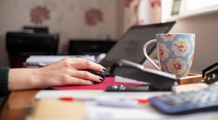 O trabalho remoto, ou homeoffice, trás uma série de oportunidades e desafios, o principal, é o aumento ou a sensação de aumento da carga de trabalho