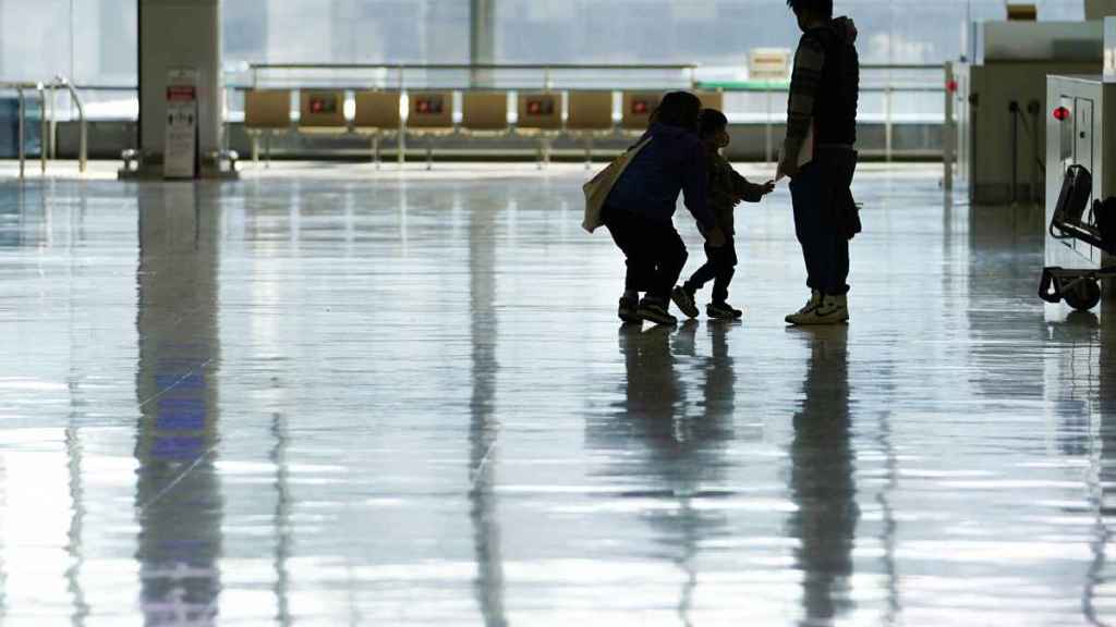 Aeroporto de Narita. Fronteiras do Japão terá reabertura parcial