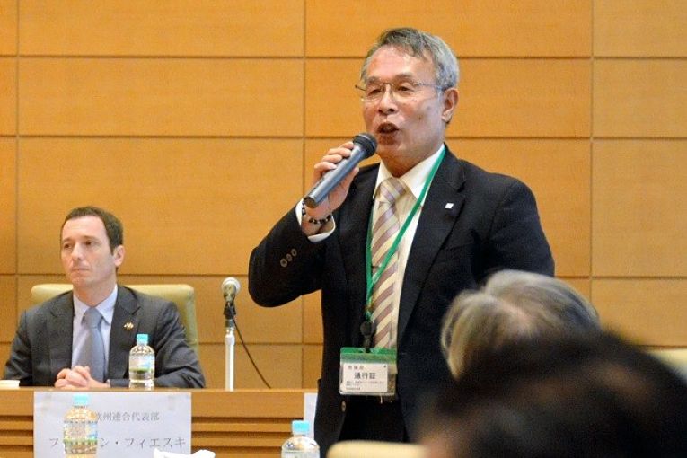 Masaharu Harada discursa em Simpósio Internacional Sobre Pena Capital no Tokyo’s Chiyoda Ward, outubro de 2015