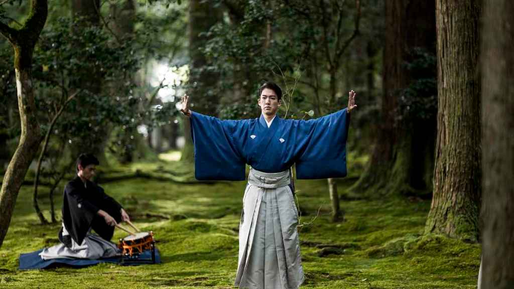 Nobody Nows mostra belezas turísticas com apresentações artísticas do Japão
