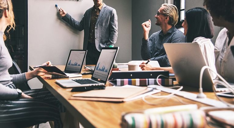 Fontes de investidores internacionais que não quiseram se identificar disseram que os investidores estrangeiros votarão contra a divisão de corporação