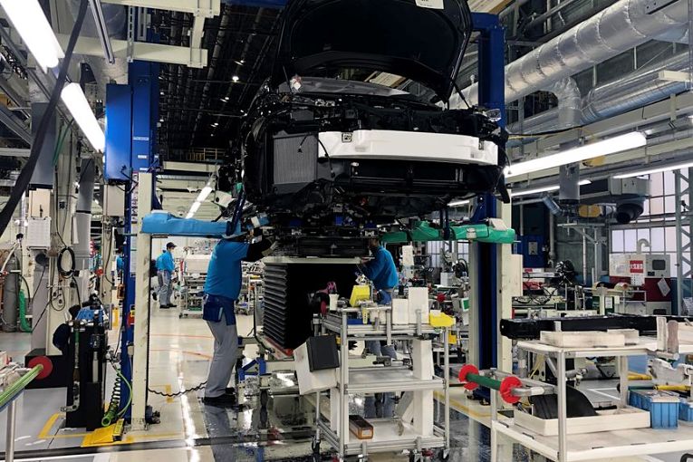 Após perder cerca de 5% de sua produção mensal, Toyota retoma atividades de produção em suas plantas no Japão