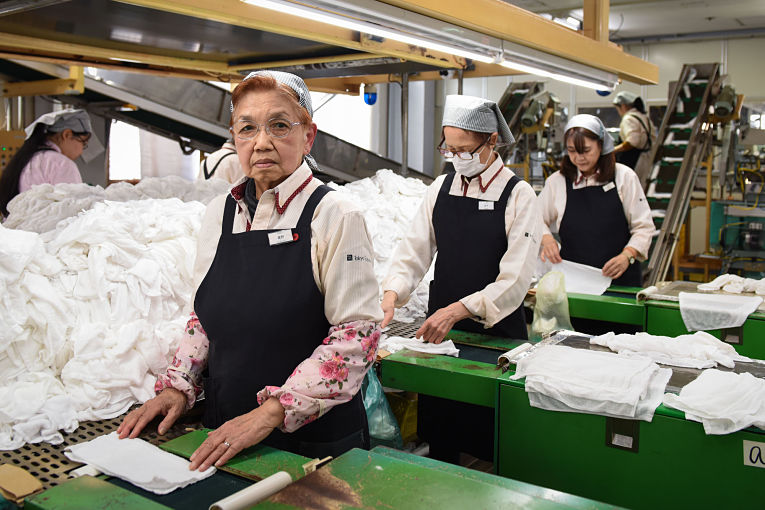 Com o avanço da precarização do trabalho, existe hoje no Japão mais vagas temporárias do que empregos integrais. Foto por Noriko Hayashi, Bloomberg