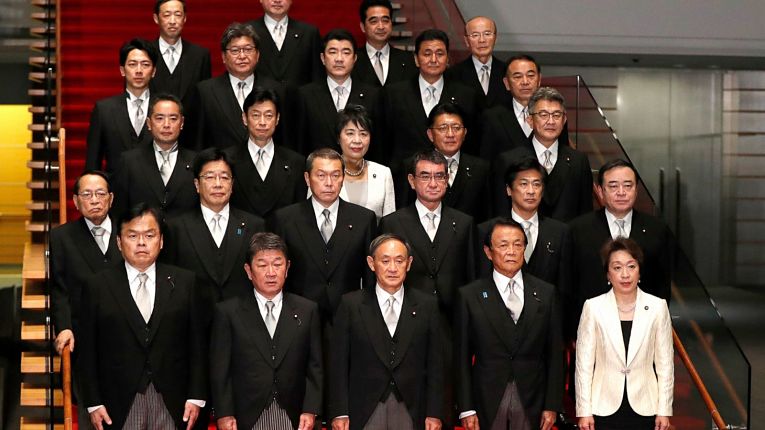 Em seu melhor ano, 2014, dos 19 ministério do Japão, 5 foram ocupados por mulheres. Em 2018 esse número caiu para 1 ministério comandado por uma mulher
