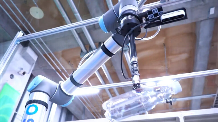 O robô de coletas é capaz de identificar diversos itens por seu formato, se é frágil ou não, se possui irregularidades, etc