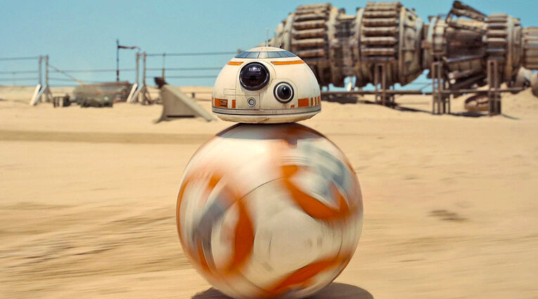 Embora inspirado nos personagens de Transformers, o Sora-Q se assemelha muito ao dróide BB-8 da última trilogia da franquia Star Wars