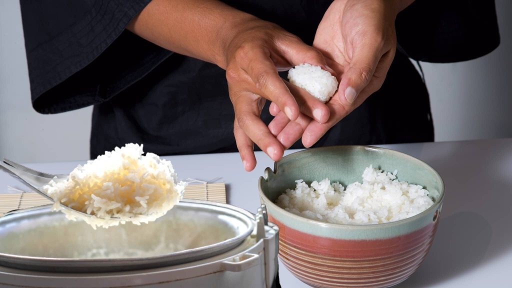Como fazer arroz de sushi