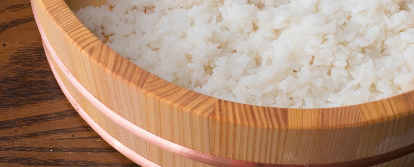 Arroz de sushi e temaki