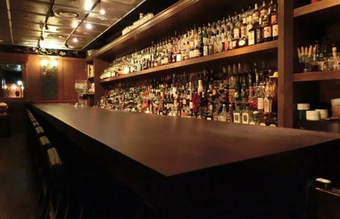 Bar High Five