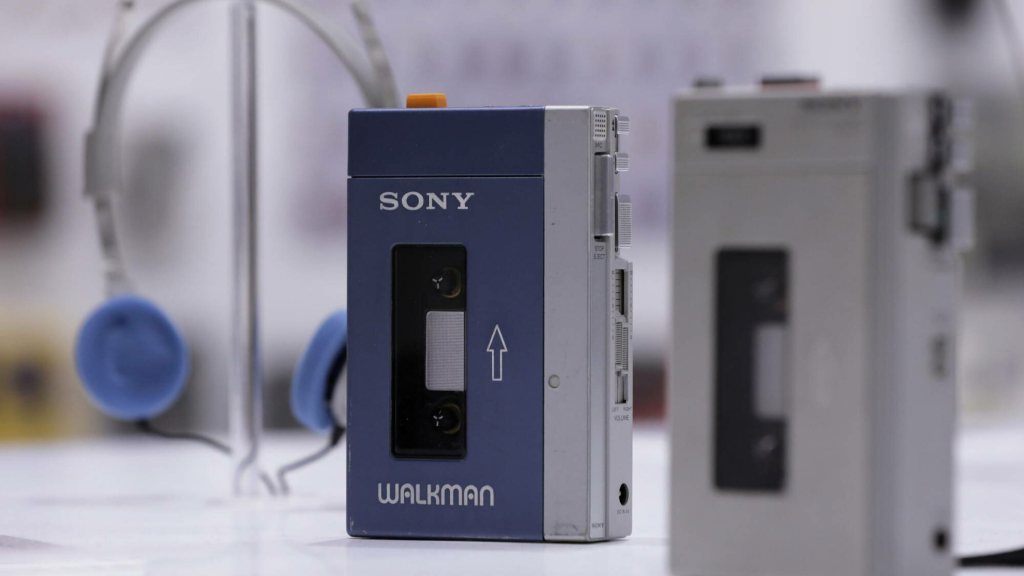 Sony Walkman, tocador de fita cassete volta a ser popular no Japão