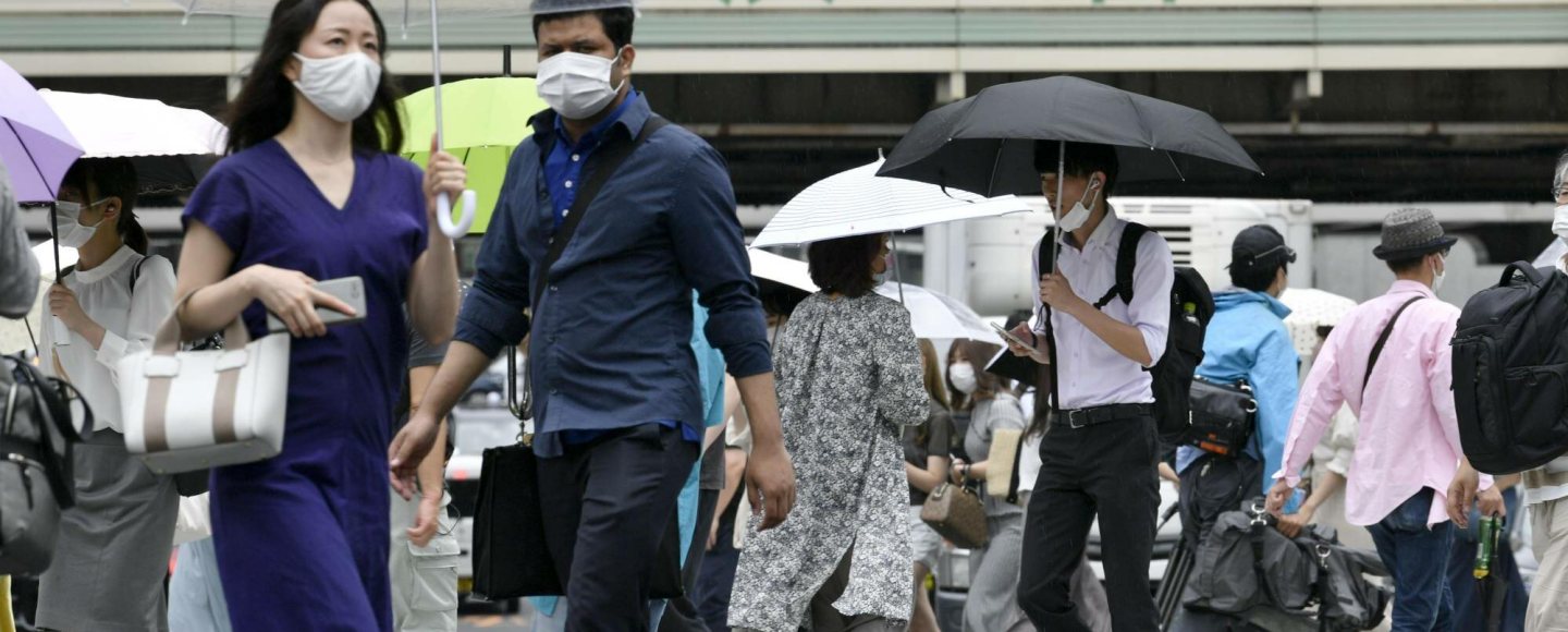 Máquina de fazer chuva em barragens são usadas no Japão