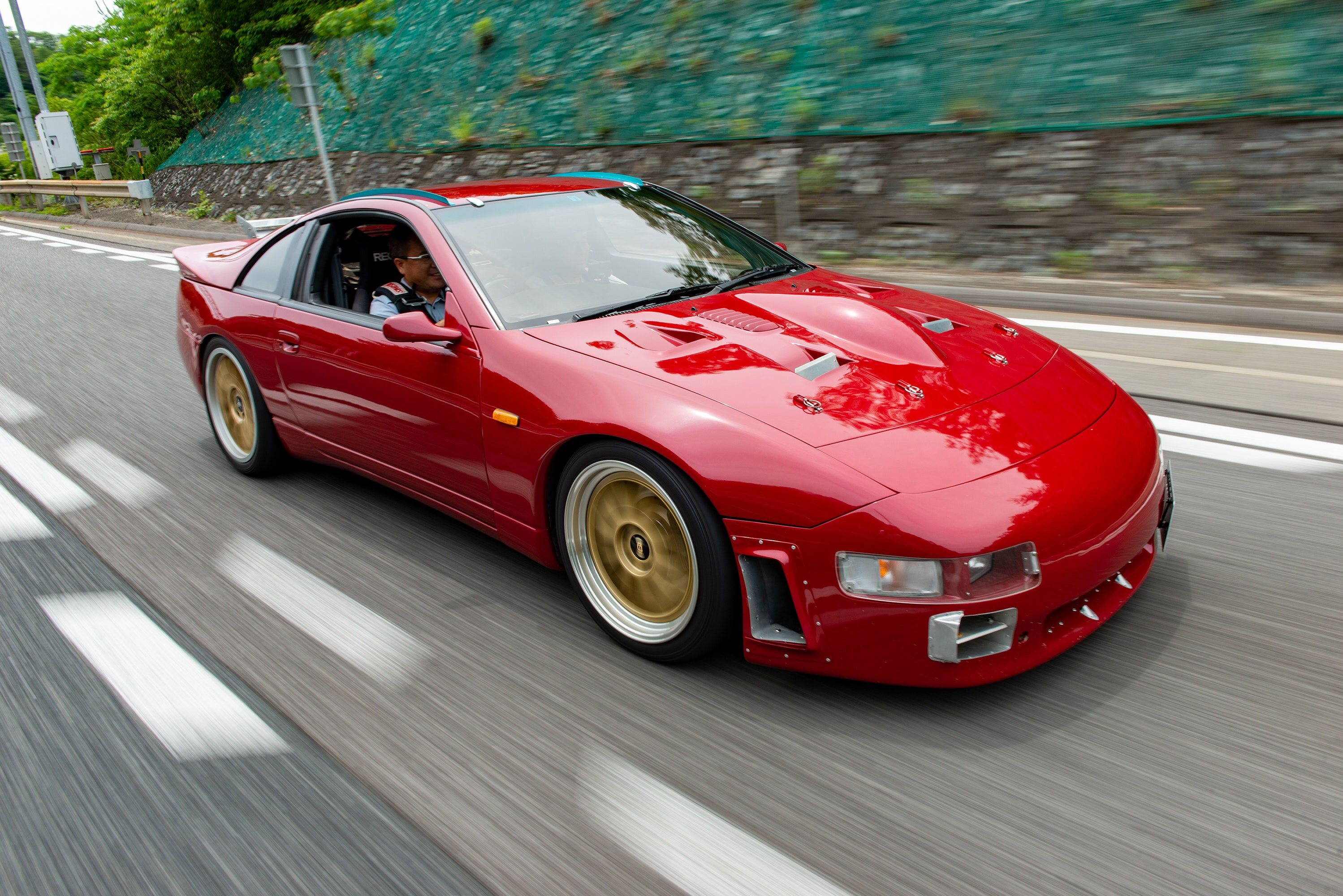 Carro esportivo japonês Acura Nissan Fairlady vermelho