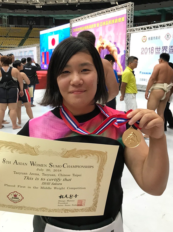 Joshi sumo Sakura Ishii conquistou o título de sua categoria no 8th Asia Women Sumo Championship