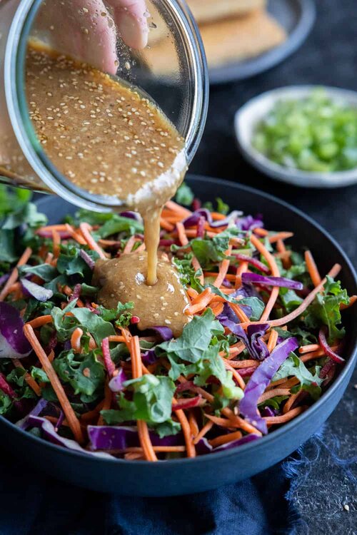 Molho japonês para salada a base de missô com gergelim