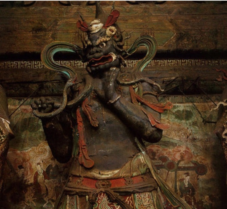 Diferente dos Ryū que são associadas ou semelhantes a serpentes naja, Magoraka é associado ou semelhante a serpentes como a píton. Magoraka é responsável pelo movimento de rotação da Terra, e, consequentemente, também responsável pelos terremotos em seu trânsito nas profundezas do mundo