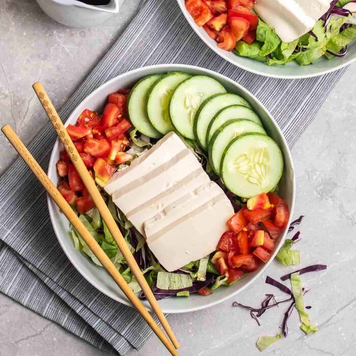 Salada de tofu macio