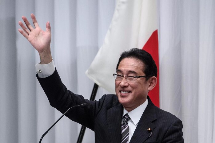 Fumio Kishida é o atual primeiro-ministro do Japão e líder do partido LDP