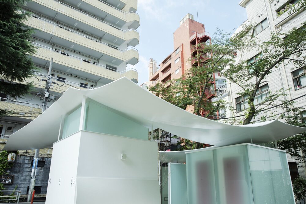Banheiro público do parque Ebisu no Japão