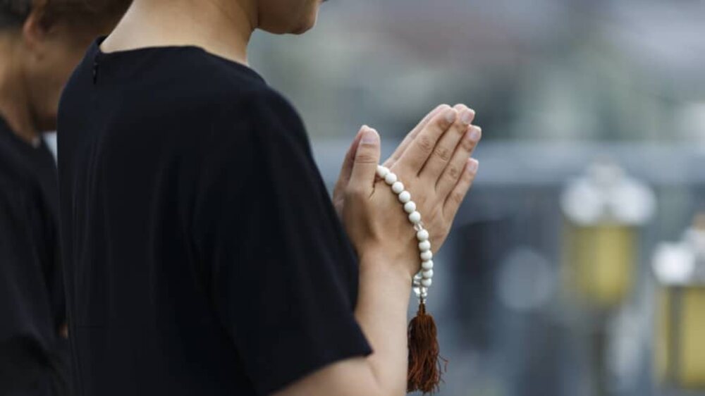 Indústria funerária no Japão tem alta demanda com número alto de óbitos