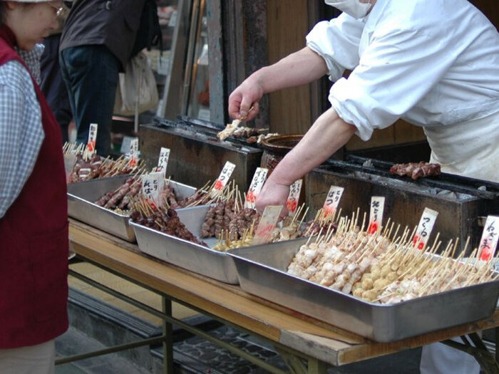 Yakitori é comida popular sendo encontrado com facilidade