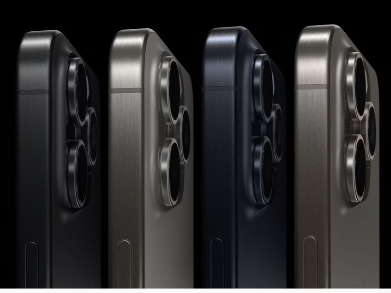 Cores iPhone Pro com acabamento em titânio