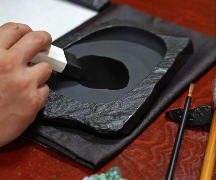 Pedra de caligrafia japonesa de Tosa do artesão Iki Kazuya