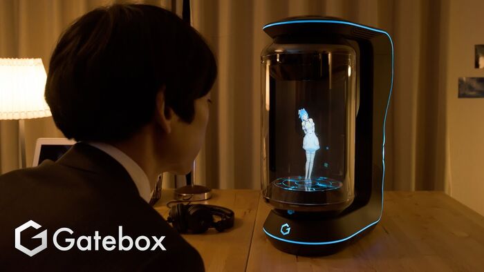 Tubo com imagem holográfica mostra personagem de anime da Gatebox para namoro com inteligência artificial no Japão