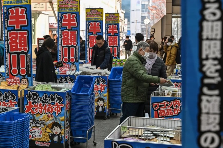 Poder de compra cai em 2023 no Japão