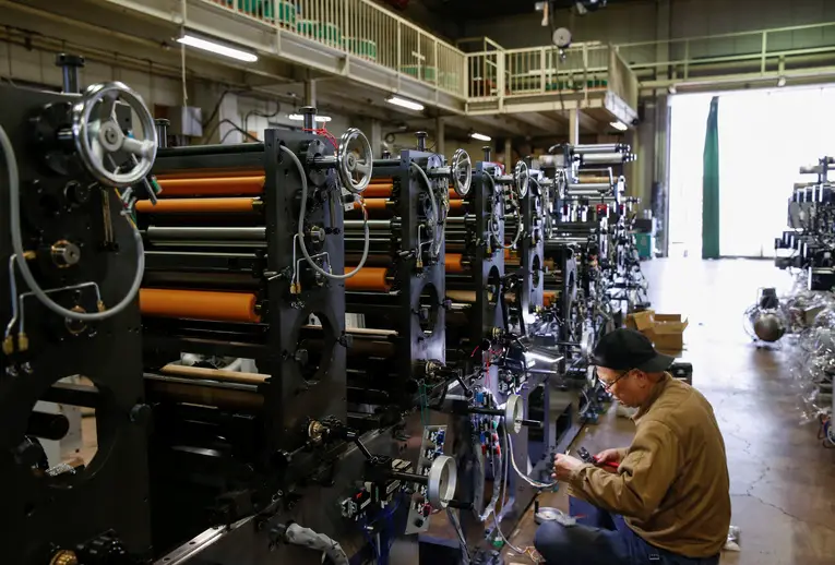 Apesar da acentuada queda em janeiro, a expectativa é que fevereiro tenha alta de 4,8% na produção industrial graças a forte demanda doméstica e internacional